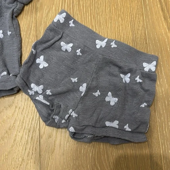 Kate Quinn 6-12 mo butterfly shorts and tee set - Picture 2 of 5